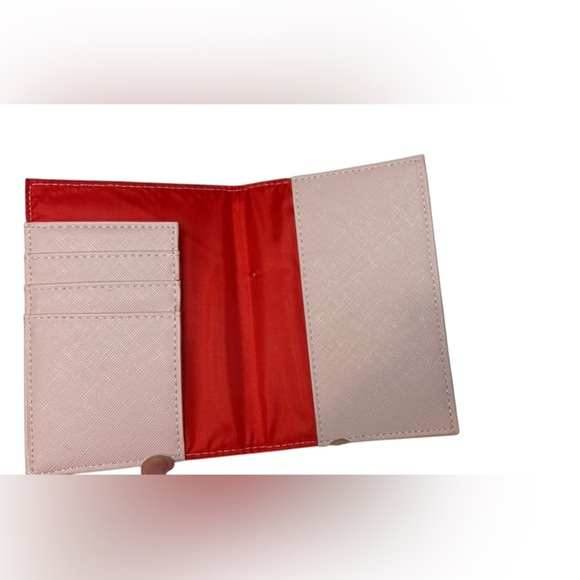 GUESS Tropical Passport Case - Picture 3 of 3